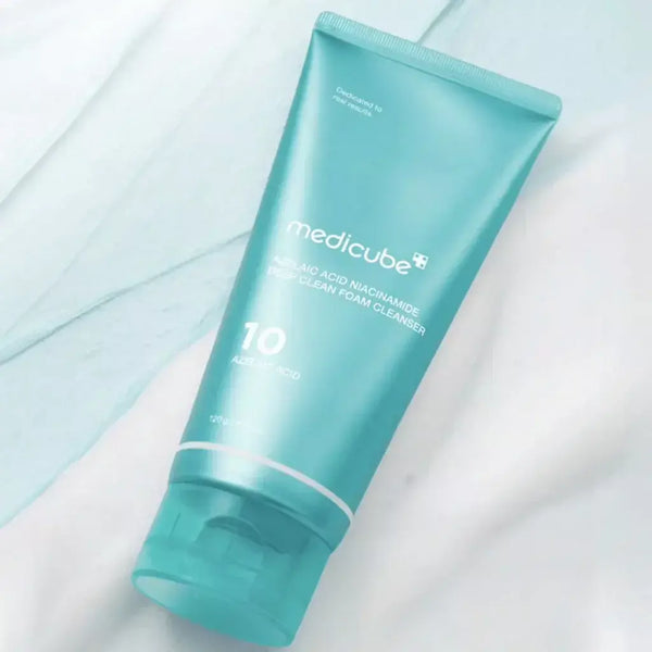 MEDICUBE - AZELAIC ACID NIACINAMIDE DEEP CLEAN FOAM CLEANSER - 120 G